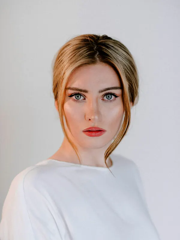 Ana, Ustanoviteljica, nail artistka